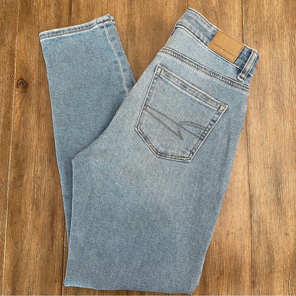 American Eagle Outfitters Denim - American Eagle Mom Jeans Women’s 0 High Rise Medium Blue Wash 90’s